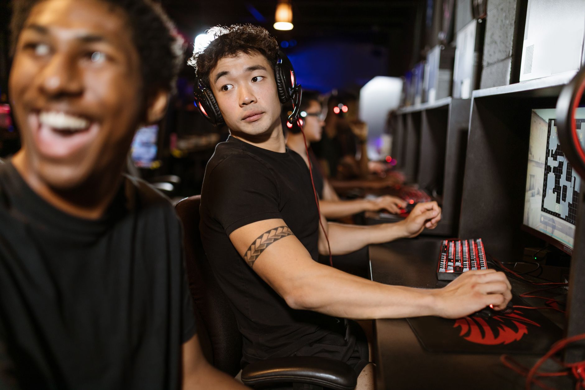 Competitive esports gaming